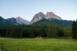 Alpspitze und Waxenstein im Morgenlicht - dazwischen ist der Weg