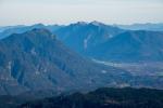Links Kramer, rechts Wank und dazwischen das Estergebirge mit dem Krottenkopf