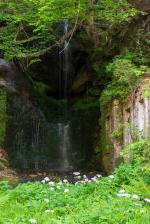 Der Beuthenfall, versteckt im Schatten hinter Bauzaun